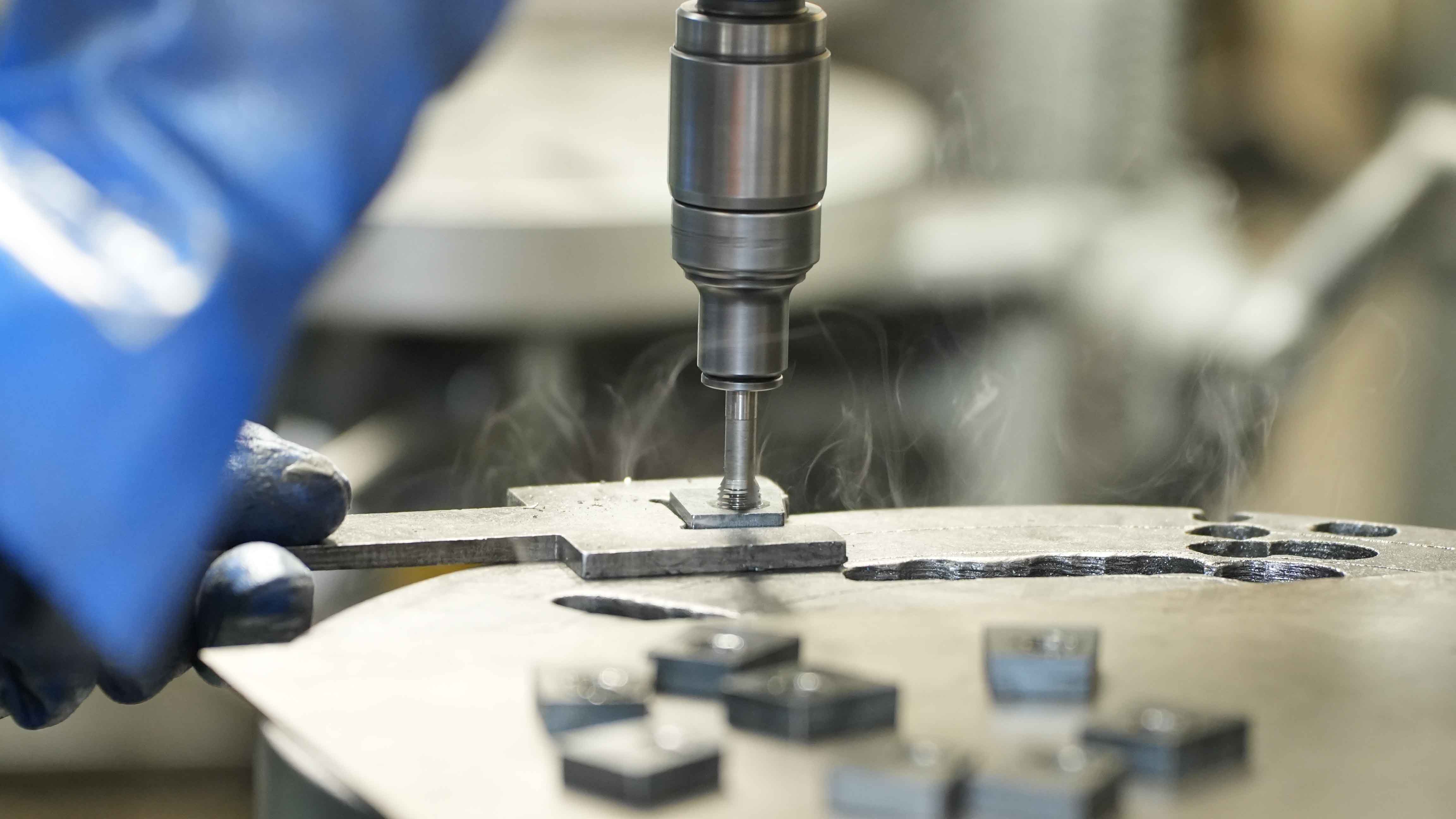 クレーン作業風景